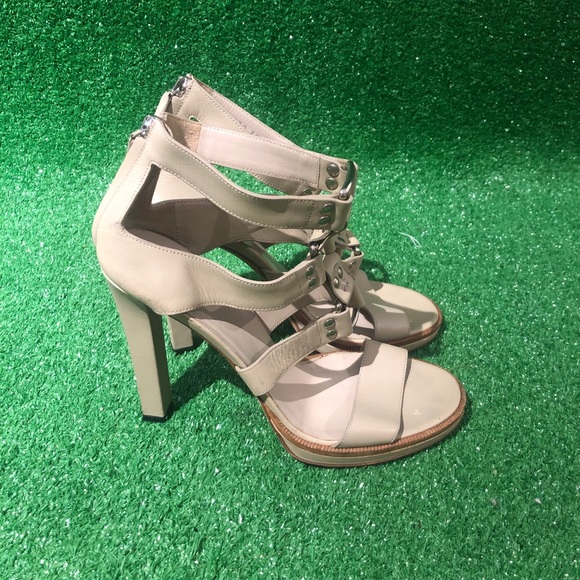 Gucci gladiator sandals size 39, no box. Pre owned - Picture 2 of 8